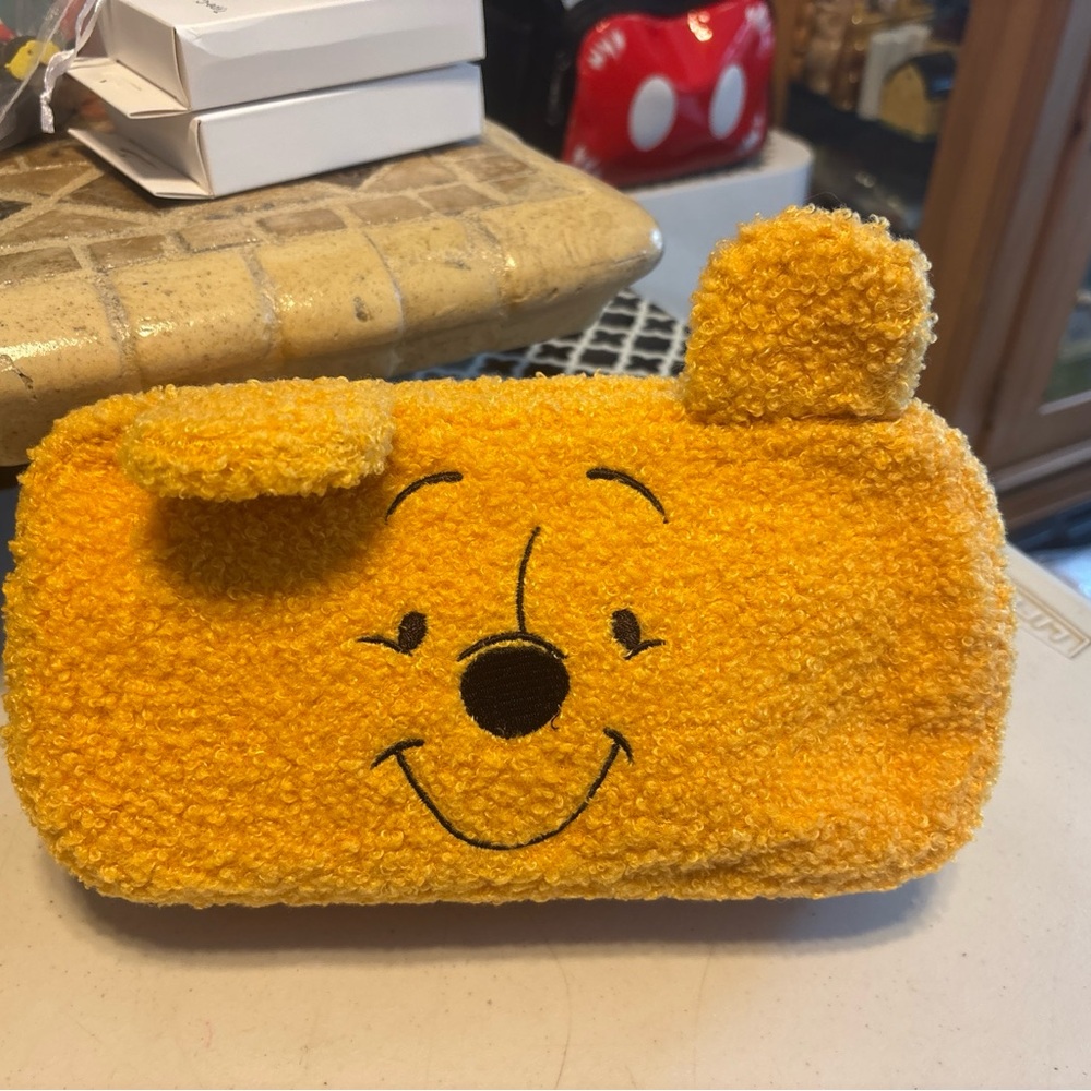Pooh Bear pouch-makeup bag -Brand new no tags - Picture 2 of 4